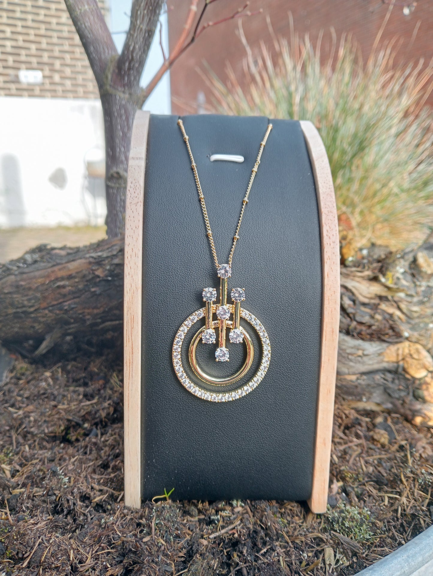 Goudkleurige fantasie ketting met steentjes BEjewels