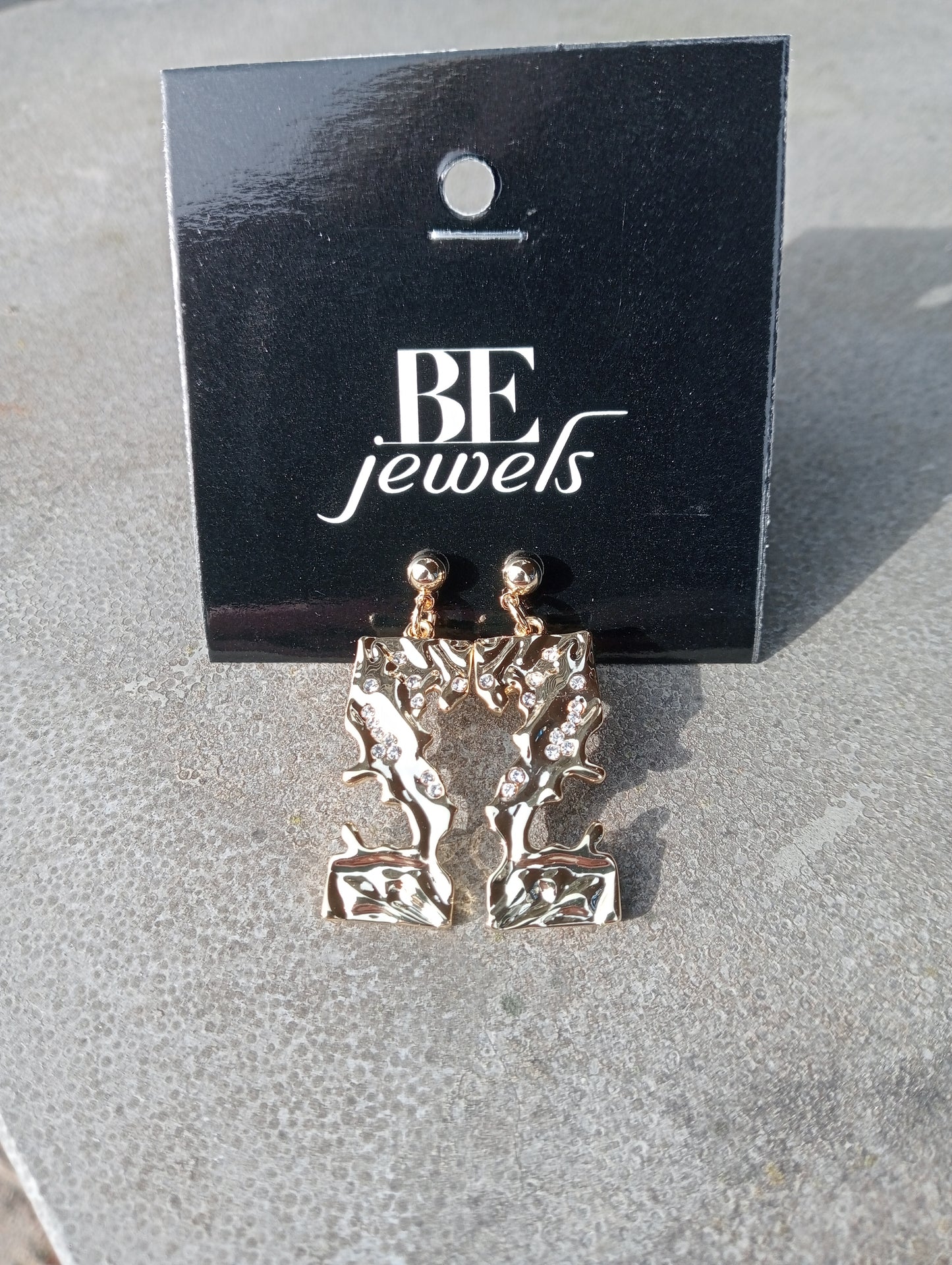 Goudkleurige fantasie oorbellen BEjewels