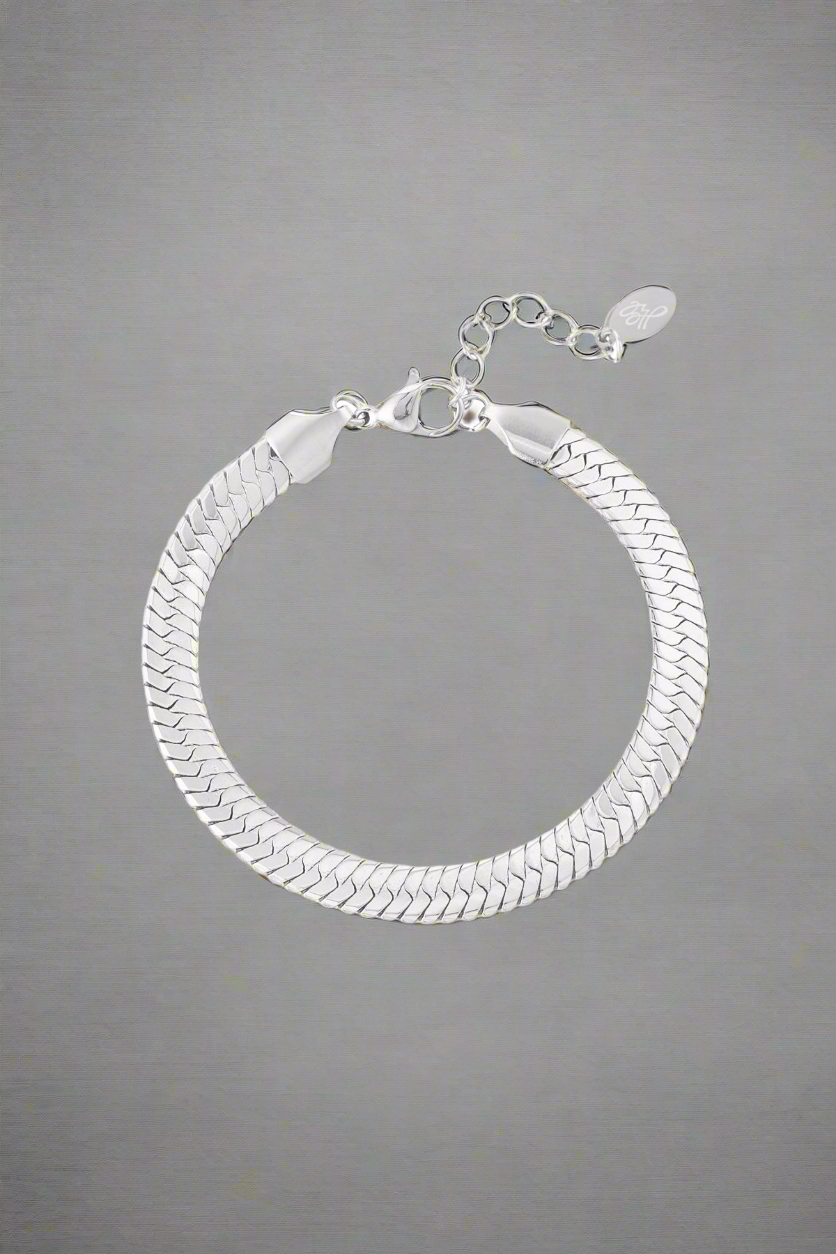 zilverkleurige armband plat gevlochten