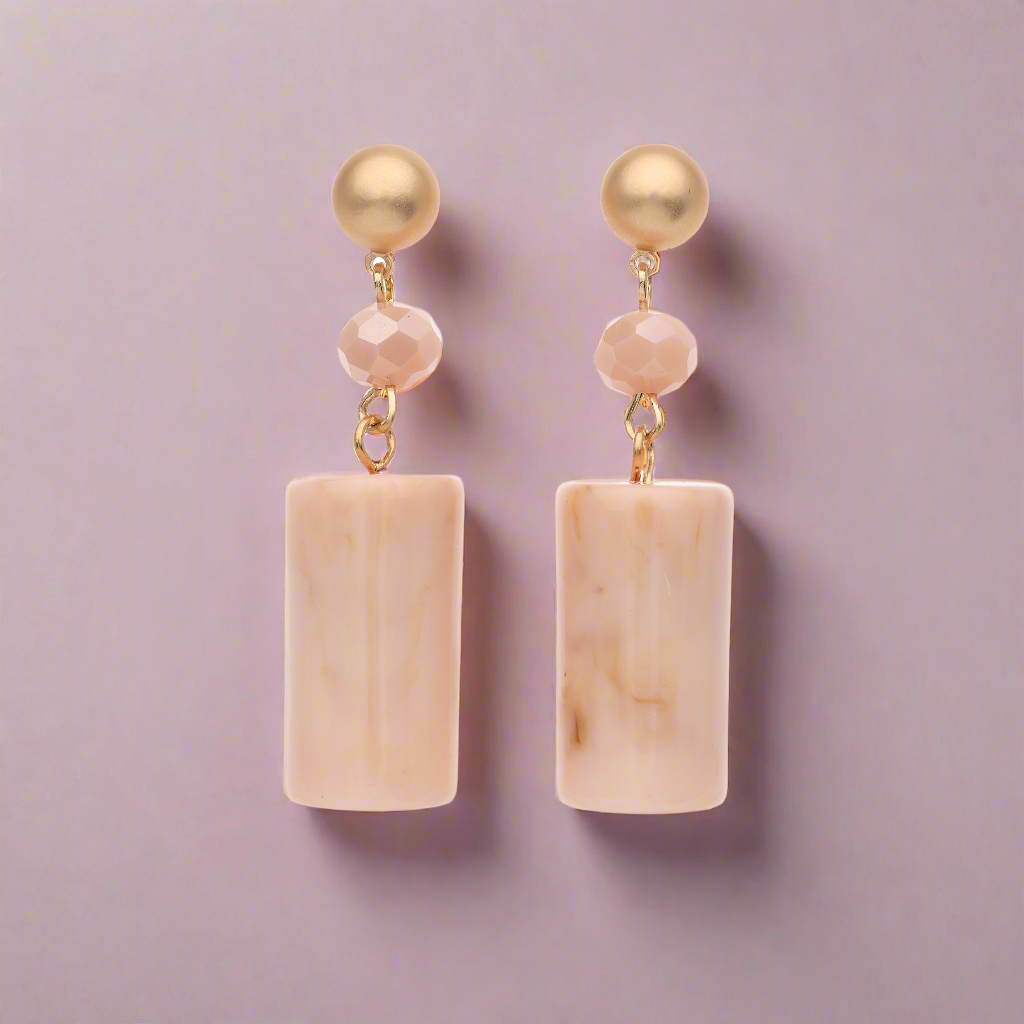 Goudkleurige oorbellen licht roze BaBeZa