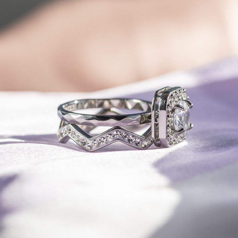 Fame ring Lightning with stones