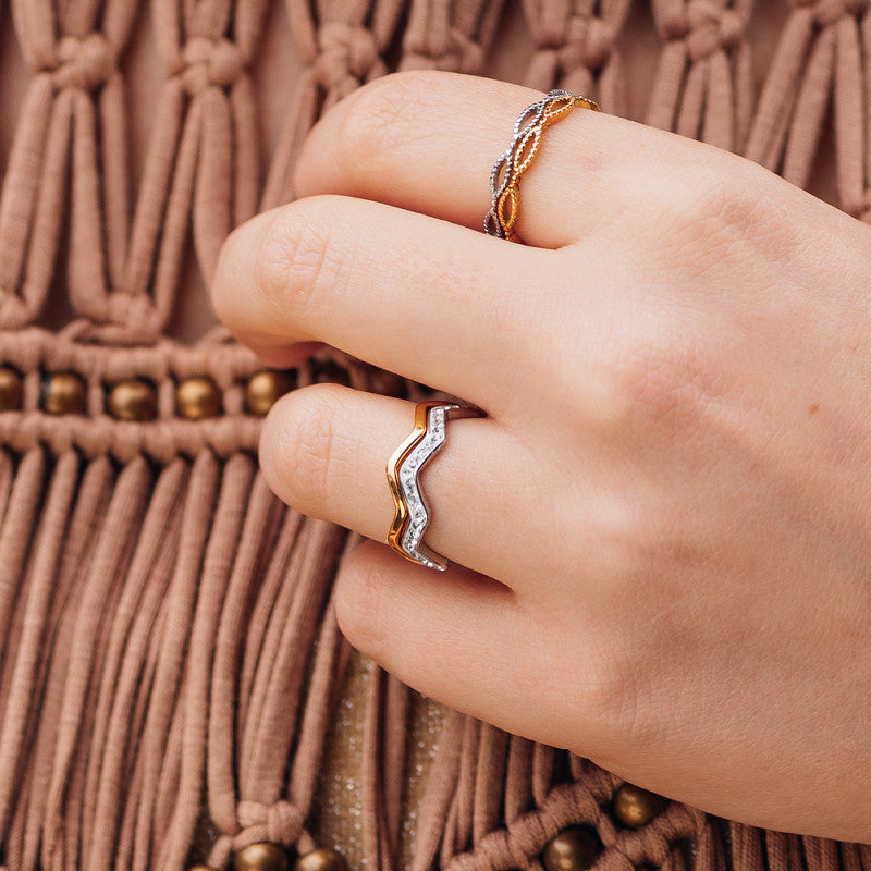 Fame ring Lightning with stones